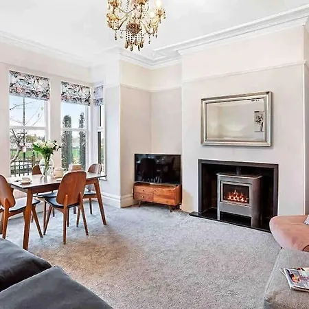 The Stanley 1 Bedroom Dog Friendly Patio