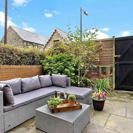 The Stanley 1 Bedroom Dog Friendly Patio *